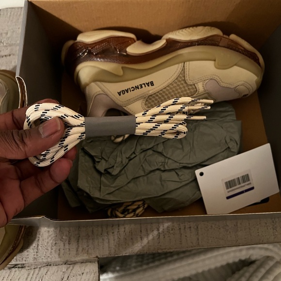 Balenciaga shoes - Picture 1 of 9